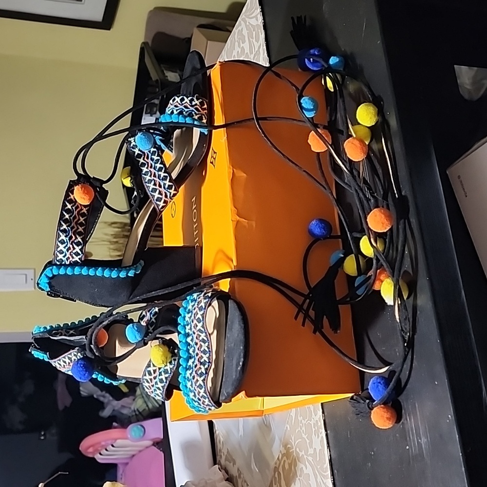 Bamboo lace-up heels 😍